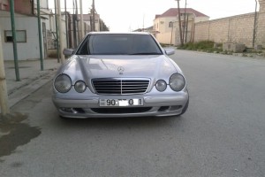 Mercedes E 270 2000