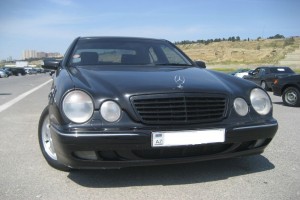 Mercedes E 220 2000