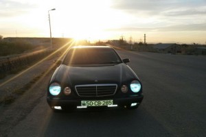 Mercedes E 220 2000